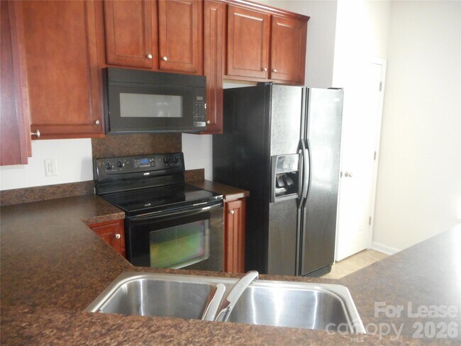 Building Photo - 2331 Crosscut Dr