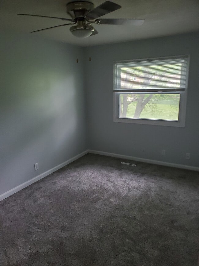 Building Photo - 5411 S 42nd Street Ct