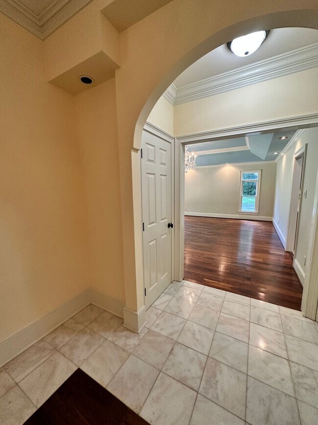 Foto del edificio - Exclusively Offered by Muse Realty Rentals...