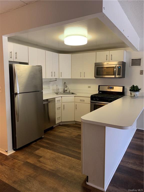 Foto del edificio - 777 N MacQuesten Pkwy