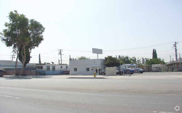 Foto principal - 8834 Garvey Ave