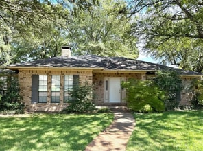 Building Photo - 42 Lanshire Dr