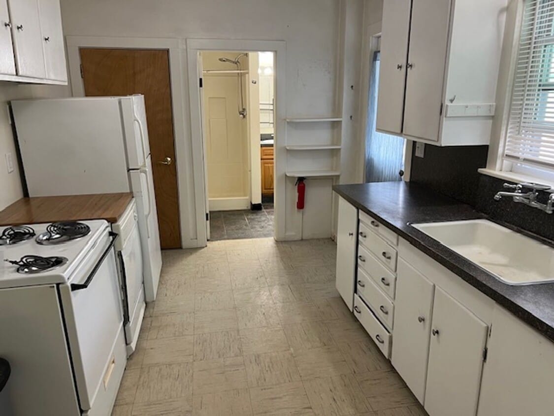 Foto del edificio - 84 College Ave