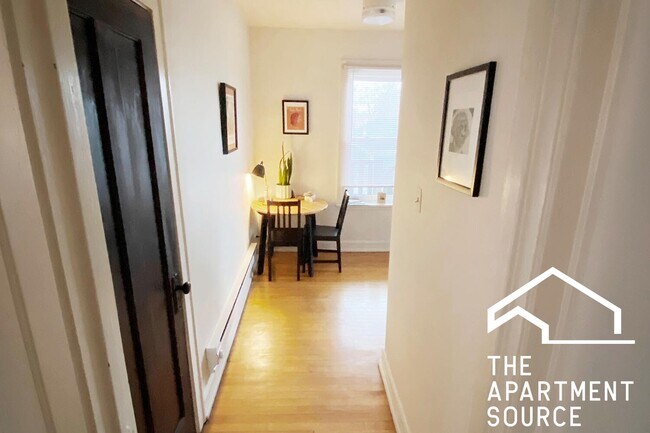 Photo - 4216 N Clark St Apartment