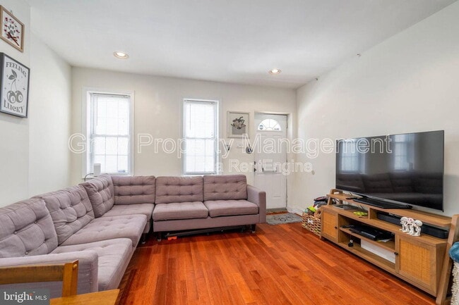 Building Photo - 1038 S Bouvier St