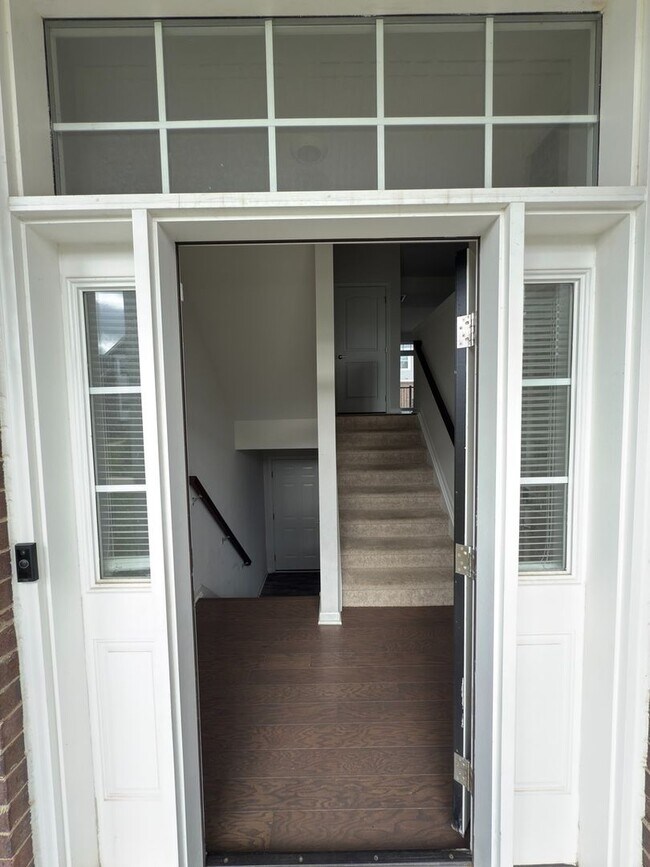 Building Photo - Spacious 2BR Townhome in Canton