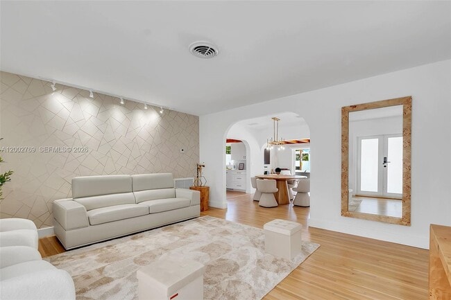 Foto del edificio - 301 SW 30th Ct