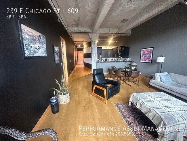 Foto del edificio - 239 E Chicago St