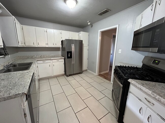 Building Photo - Beautiful 3 Bedroom home in Anderson Island