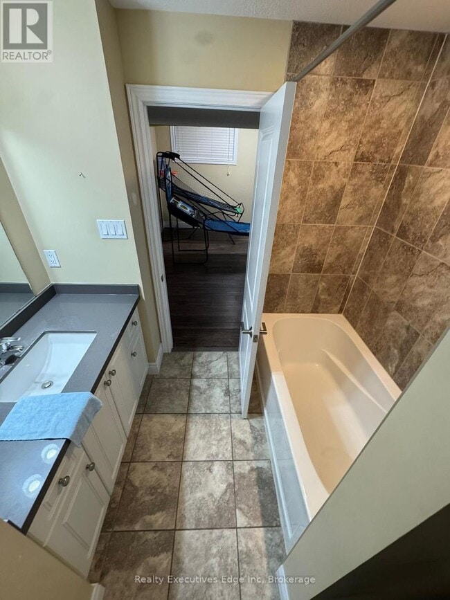 Building Photo - 111 Dallan Dr