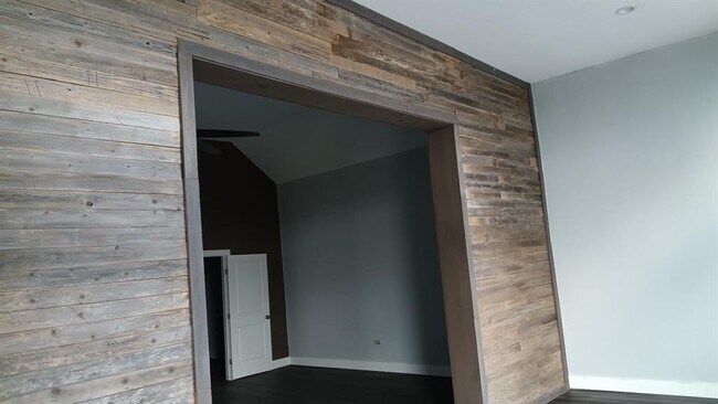 Foto del edificio - 17621 Stacey Ln