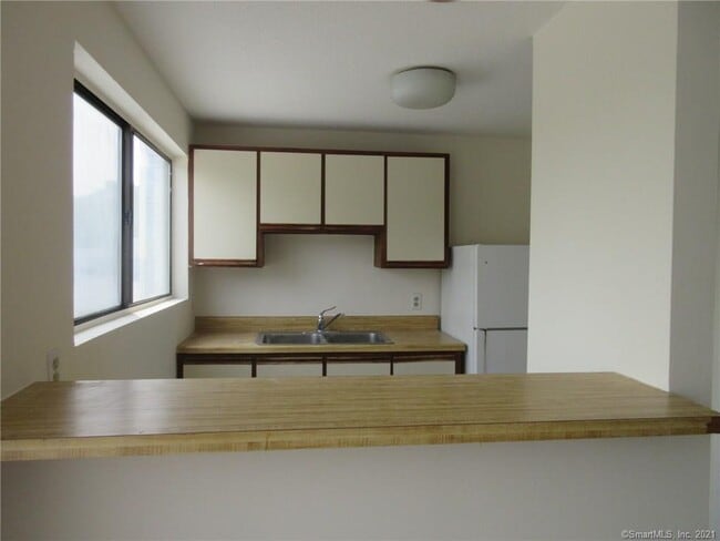 Building Photo - 5 Nabby Rd