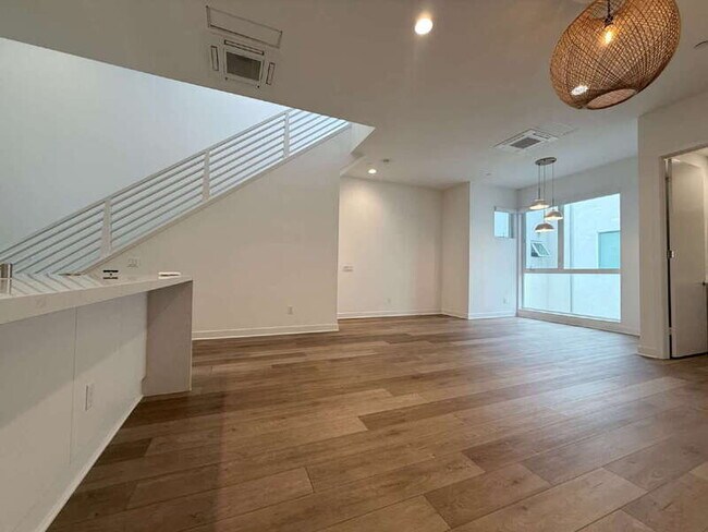 Foto del edificio - 10917 1/2 Otsego St