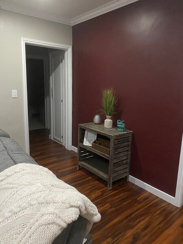 Living Room Accent Wall - 9110 S Manhattan Pl