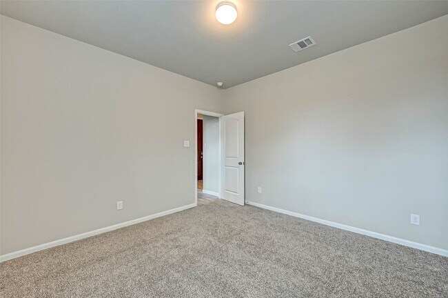 Building Photo - 14111 Lake Lodge Dr