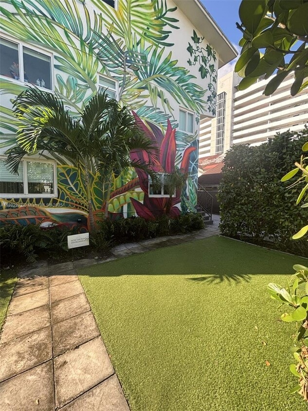 Foto principal - 560 NW 1st St