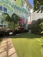 Building Photo - 560 NW 1st St Building Photo - 560 NW 1st St