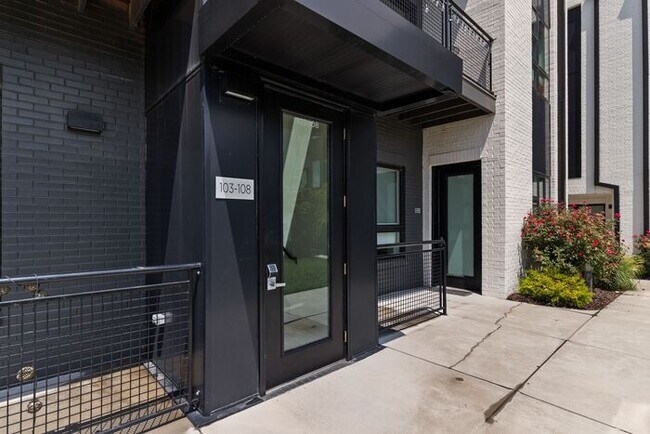 Foto del edificio - Chic Studio in the Heart of WEHO – Water &...