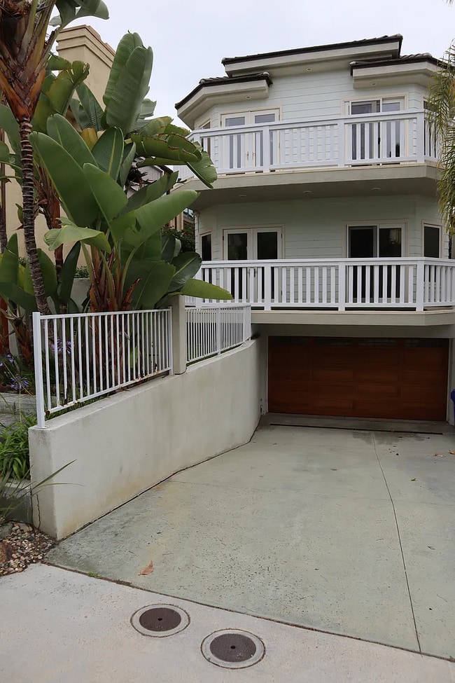 Building Photo - 1510 Ynez Pl