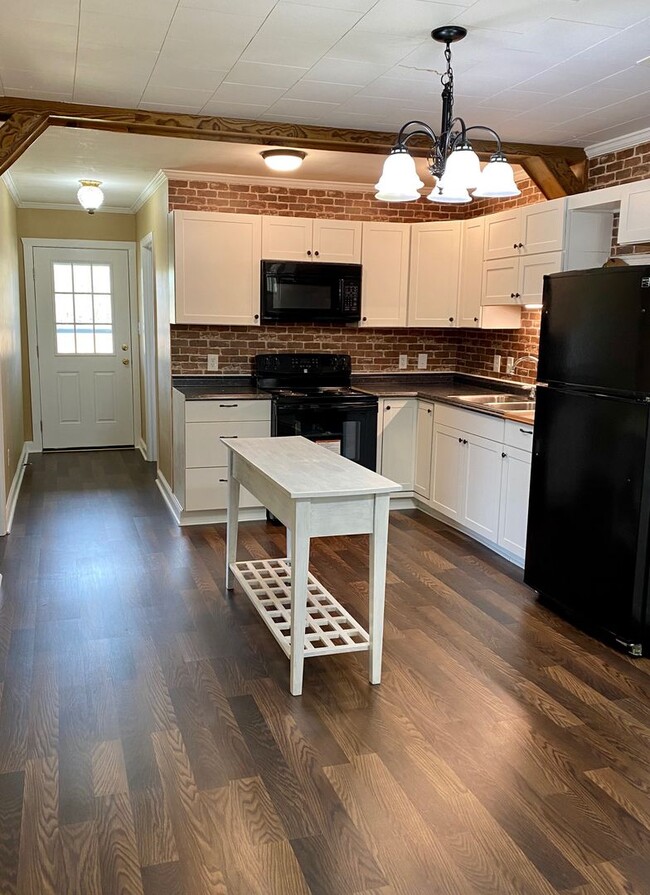 Building Photo - Amazing property! Dreamy wraparound porch! Immaculate & Completely Updated! 3 Bedrooms/2 Baths!