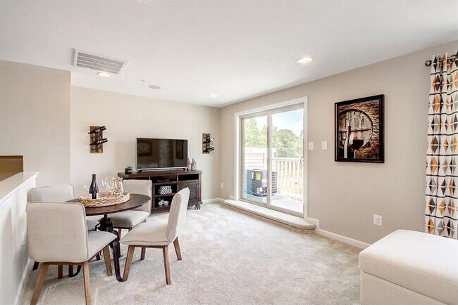 Foto del edificio - 8106 Greenbelt Station Pkwy