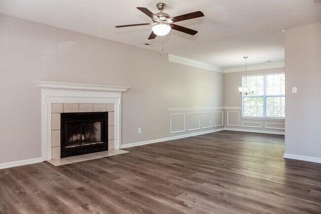 Building Photo - 14049 Southbridge Forest Dr