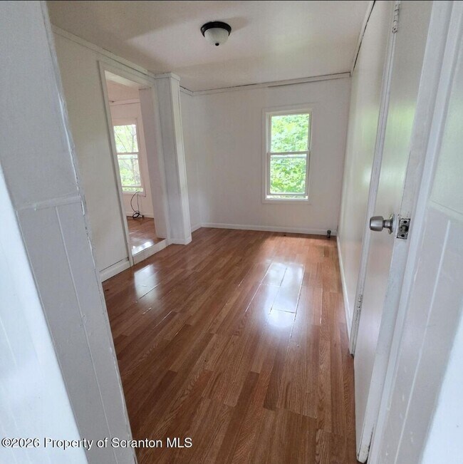 Foto del edificio - 1024 S Webster Ave