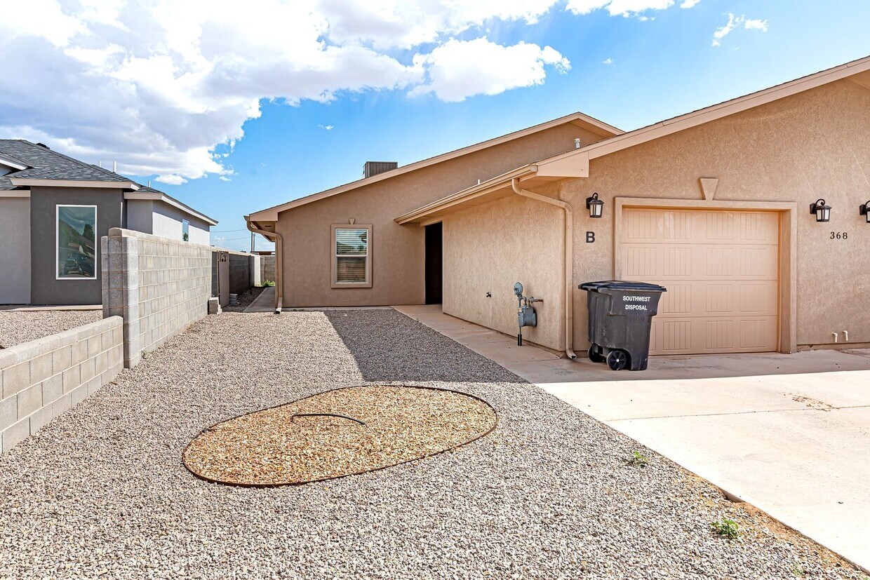 Foto principal - Cute 3 bedroom 2 bath home!