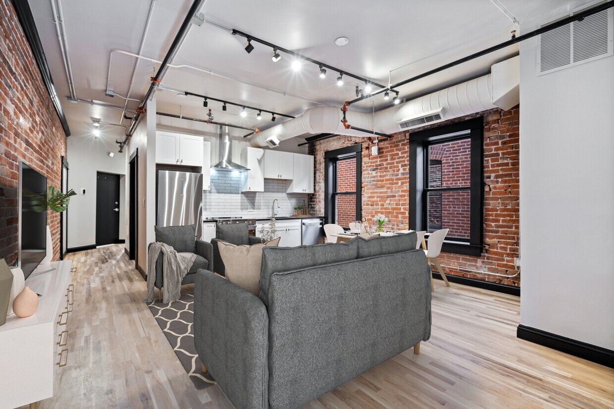 Foto principal - 1490 N Lafayette St