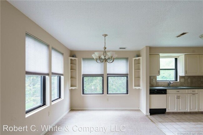 Building Photo - 3 br, 2 bath House - 3228 Whitney Ave, Uni...