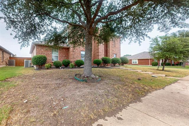 Foto del edificio - 1236 Blue Brook Dr