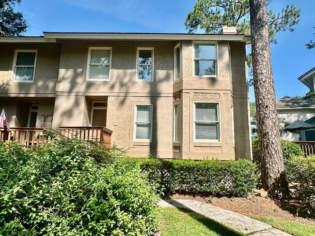 Building Photo - Convenient to Hilton Head, Two Bedroom Tow...
