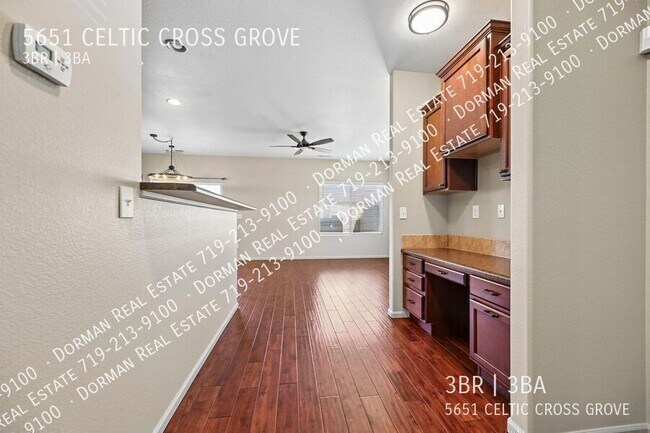 Foto del edificio - 5651 Celtic Cross Grove