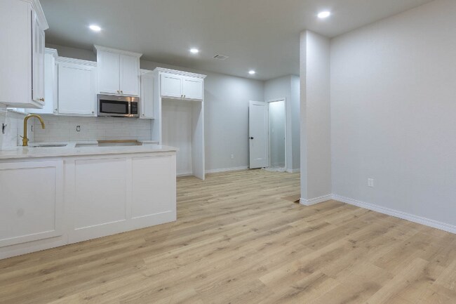 Building Photo - 10050 Ajuga Ln