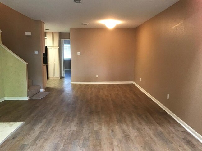 Building Photo - 16800 Sugar Pine Dr
