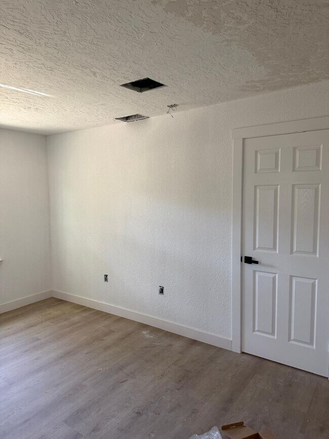 Foto del edificio - BEAUTIFUL HOME IN ROSENBERG. MOVE IN READY!.