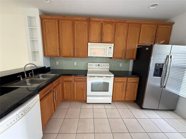 Foto del edificio - 3549 Wilshire Way Rd