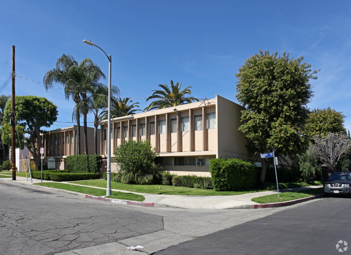 Foto principal - 18301-18309 Malden St