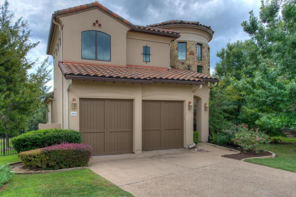 Primary Photo - 2801 University Club Dr