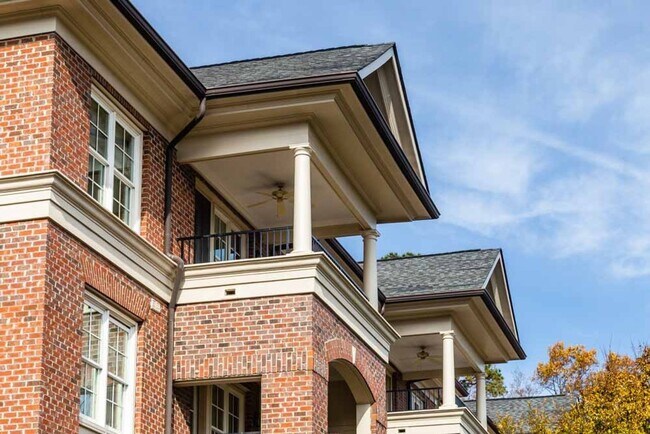 Foto del edificio - The BEST North Hills Condo!