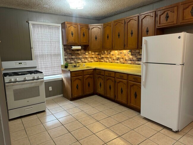 Building Photo - 1805 San Agustin Ave