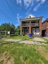 Building Photo - 2120 Parade St