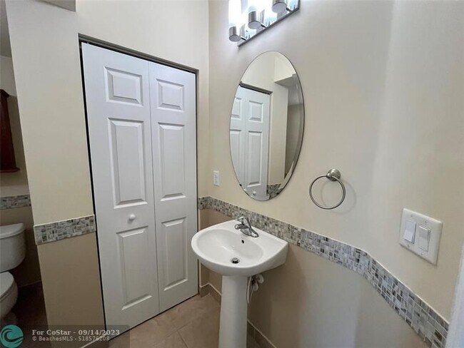 Foto del edificio - 12453 Emerald Creek Manor