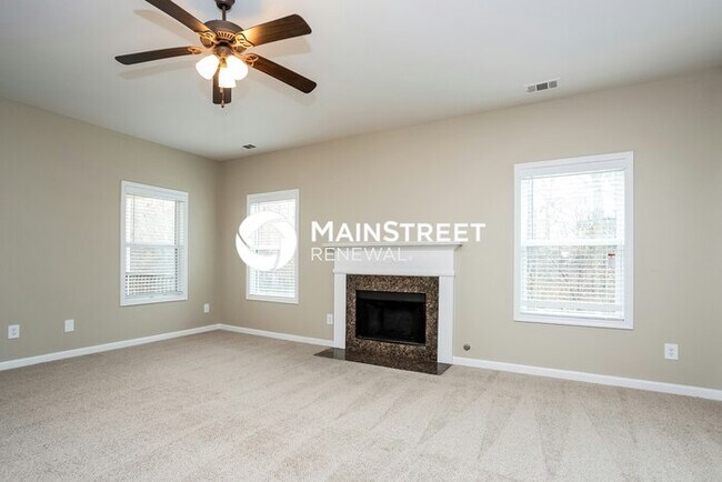 Building Photo - 4 Bedroom Pet-Friendly Home in Atlanta, GA with Main Street Renewal