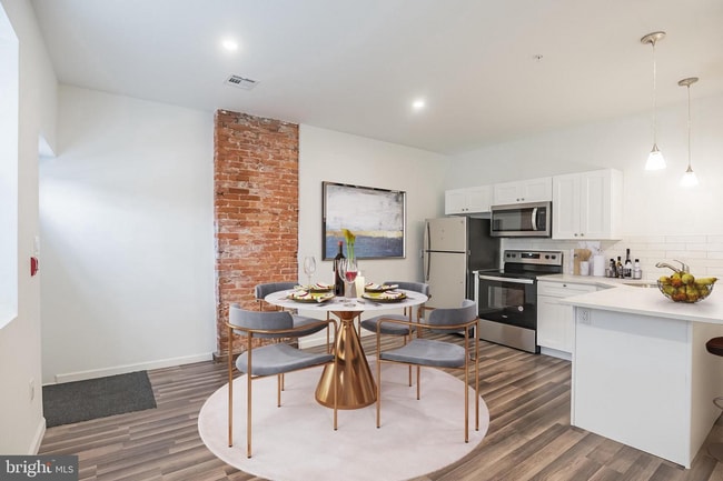 Foto del edificio - 2626-28 Ridge Ave