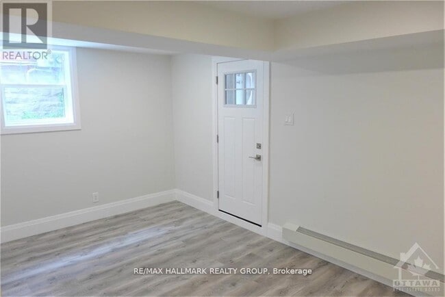 Building Photo - 375 MacKay St