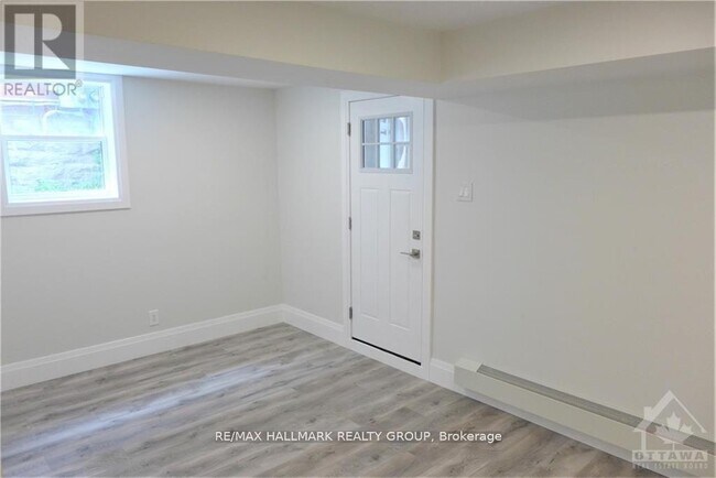 Photo du bâtiment - 375 MacKay St