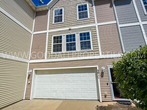 Building Photo - 3011 SW Sharmin Ln