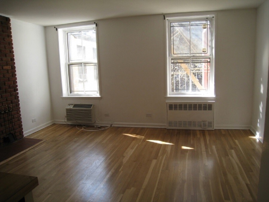 Primary Photo - 571 2nd Ave