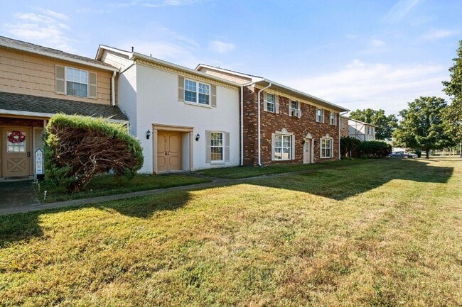 Building Photo - 1301 Neelys Bend Rd